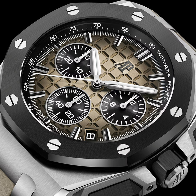 Audemars Piguet Renklerin Gücüyle Ezber Bozuyor