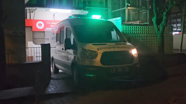 Adanada sokak ortasında vahşet 24 yaşındaki Reyhan Acar, silahlı saldırıda hayatını kaybetti