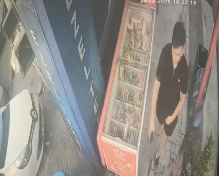  Aralarındaki ilişkiyi öğrenince aracında vurdu