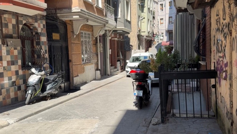İstanbul’da evinde ölü bulunan Aykut Akhoroz, 2008deki Emir Karaman cinayetinin sanığı çıktı