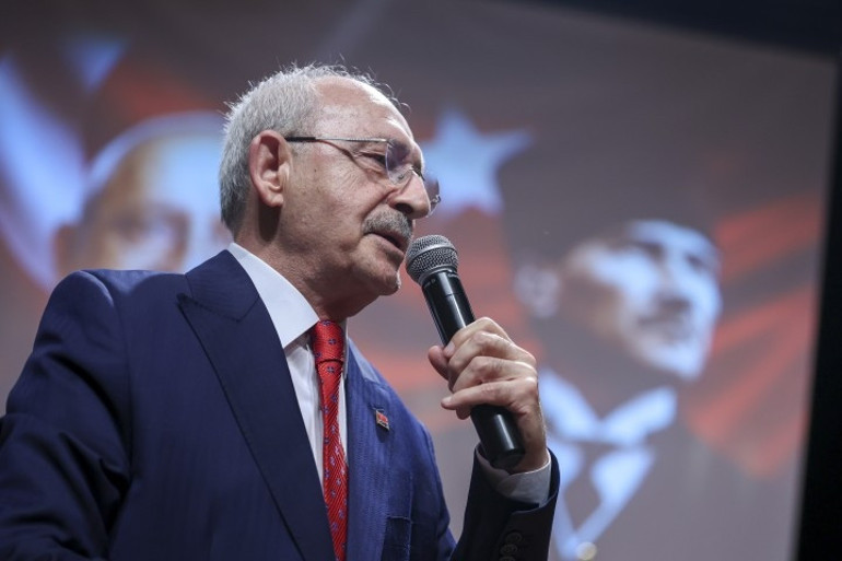 CHP’de ‘paralı figüran’ tartışması büyüyor CNN Türk aynı numarayı iki kez aradı, farklı kişiler çıktı