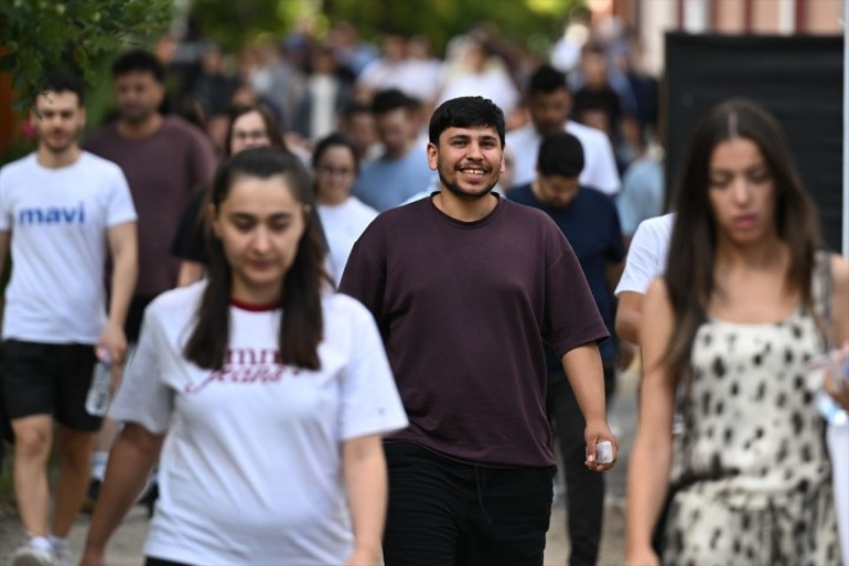 Mesleğe giriş için büyük maraton: MEB Akademi Giriş Sınavı tamamlandı
