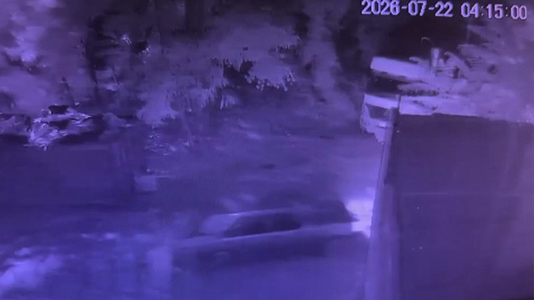 Cesedi battaniyeye sarıp ormanlık alana taksiyle götürmüş