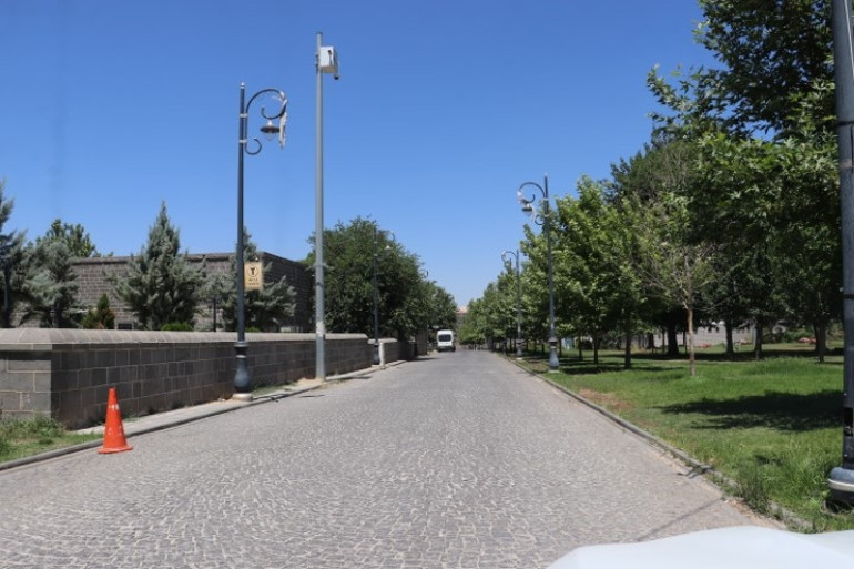 Hava sıcaklığı 40 dereceyi aştı, şehirde hayat durma noktasına geldi