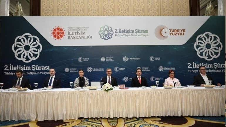 Cumhurbaşkanlığı İletişim Başkanı Duran, iletişim fakültelerinin dekan ve öğretim üyeleriyle bir araya geldi