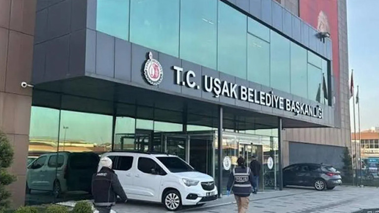 Uşakta belediyede sigortalı gösterilip eski başkanın şirketinde çalışanlara operasyon