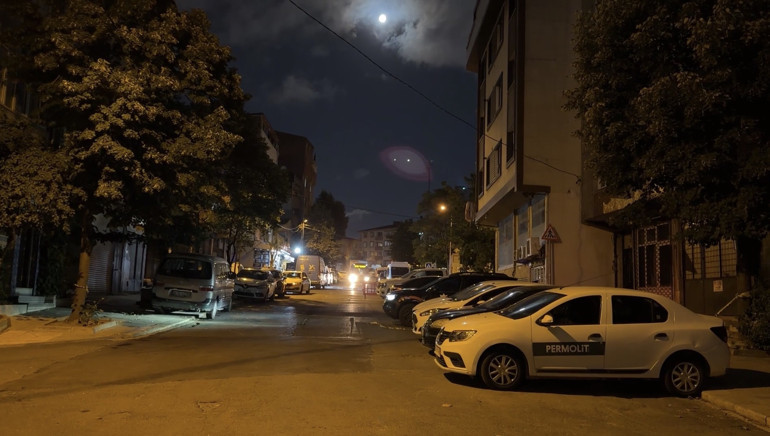 Babasını ve abisini bıçaklayan amcasını pompalı tüfekle vurdu