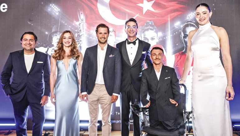 Bayrak Taşıyanlar bir arada... Sporcuları kıyaslamayın