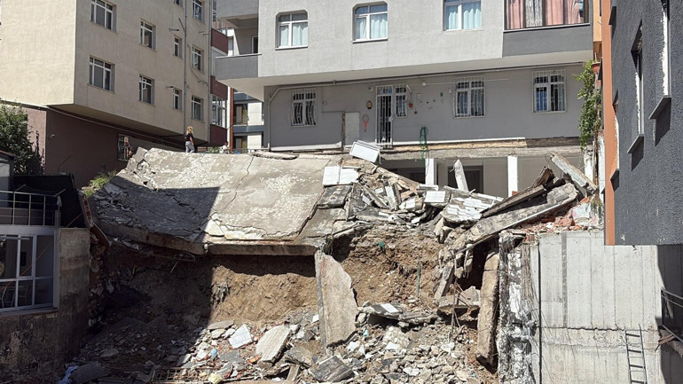Deprem oluyor zannettik