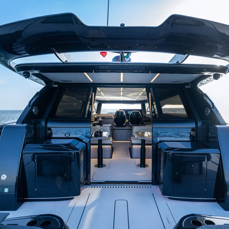 Mavi Suların Yeni Hız Canavarı: BRABUS ULTIMA 55