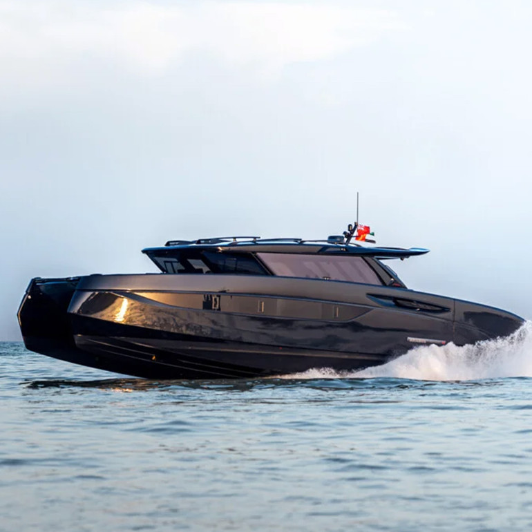 Mavi Suların Yeni Hız Canavarı: BRABUS ULTIMA 55