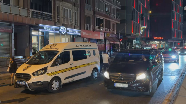 Eyüpsultanda oto galeriye silahlı saldırıda ölen Ensar Sever son yolculuğuna uğurlandı