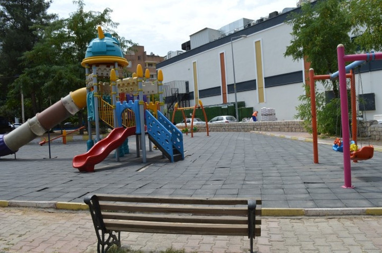 Mardinde termometreler 44 dereceyi gördü; cadde ve sokaklar boş kaldı