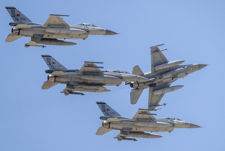 Türk F-16ları Çinde manşet Rusya sınırında yeni dönem