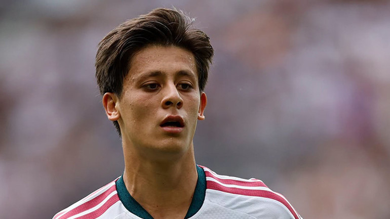  Mourinhonun yeni Mesut Özili olacak