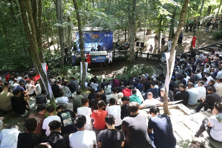 AK Partinin İnsan Hakları Eğitim Kampı sona erdi: Biz kavga etmek yerine işimizi yapıyoruz