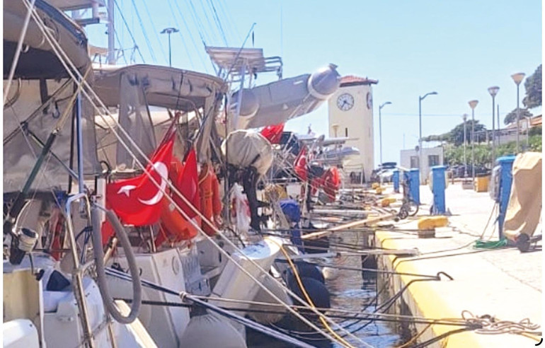 Miçotakis’in Türk teknesine selamı