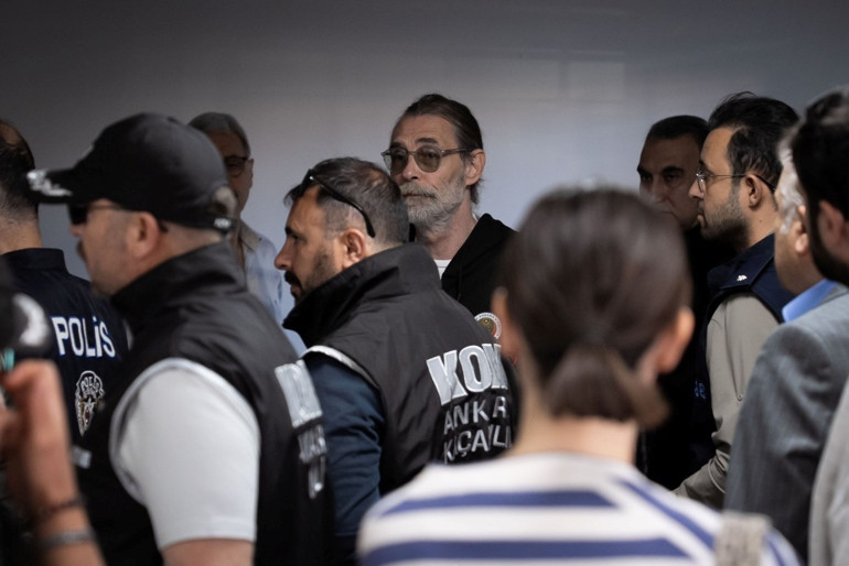 Erdal Beşikçioğlu dahil 40 kişi tutuklandı