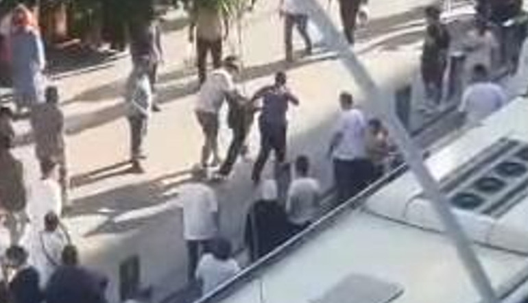 Polisten kaçan motosikletli başka kazanın trafiğine takılınca yakalandı
