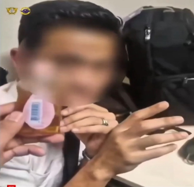 Malezyalı pilot havalimanında uyuşturucuyla yakalandı; idrar testi pozitif çıktı