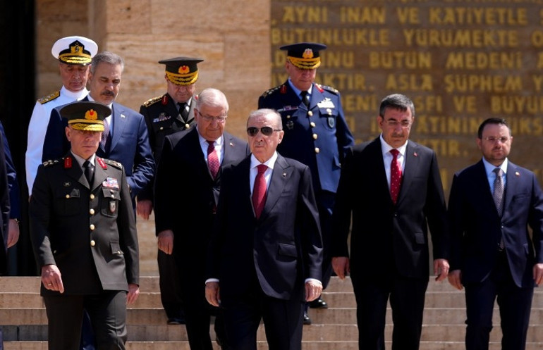 Yüksek Askeri Şura toplantısı sona erdi | Cumhurbaşkanı Erdoğan: Bayrağımız bu topraklarda bin yıldır dalgalanıyor
