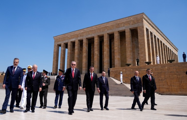 Yüksek Askeri Şura toplantısı sona erdi | Cumhurbaşkanı Erdoğan: Bayrağımız bu topraklarda bin yıldır dalgalanıyor