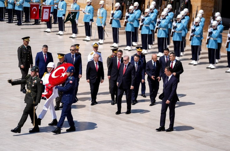 Yüksek Askeri Şura toplantısı sona erdi | Cumhurbaşkanı Erdoğan: Bayrağımız bu topraklarda bin yıldır dalgalanıyor