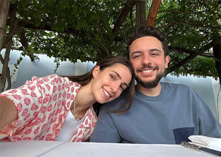 Milyarlık aile mücevherlerini büyüyünce takacak... Henüz göz kamaştıran servetten nasibini almadı... Yeni yaşına makarnadan kolye