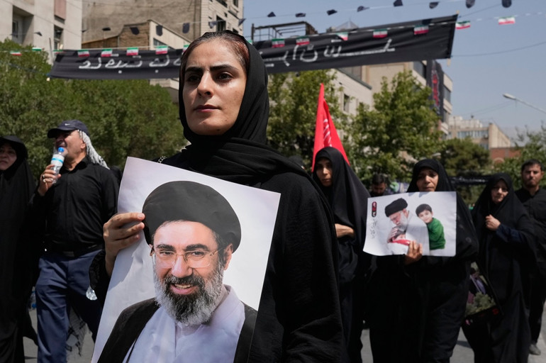 Casus ağı iddiaları dengeleri sarstı: Sessiz kriz Hamaney’i kim koruyor, kim izliyor