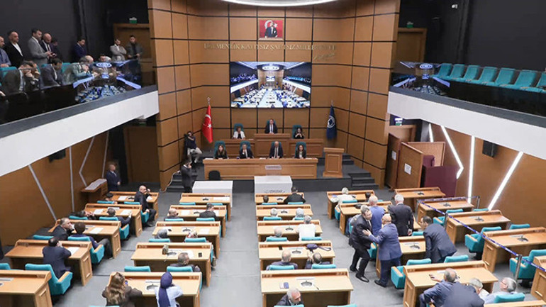 Üsküdar Belediyesinde başkanvekili seçiminde gerginlik yaşandı