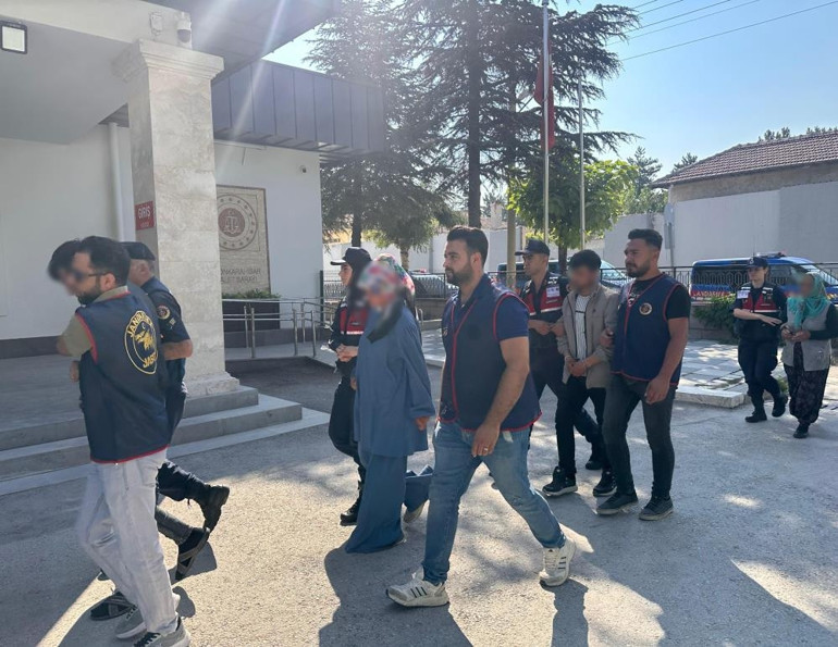 Bir iki tane vurdum, bayıldı | Oğlunun katili ile 3 gün sonra evlenmiş