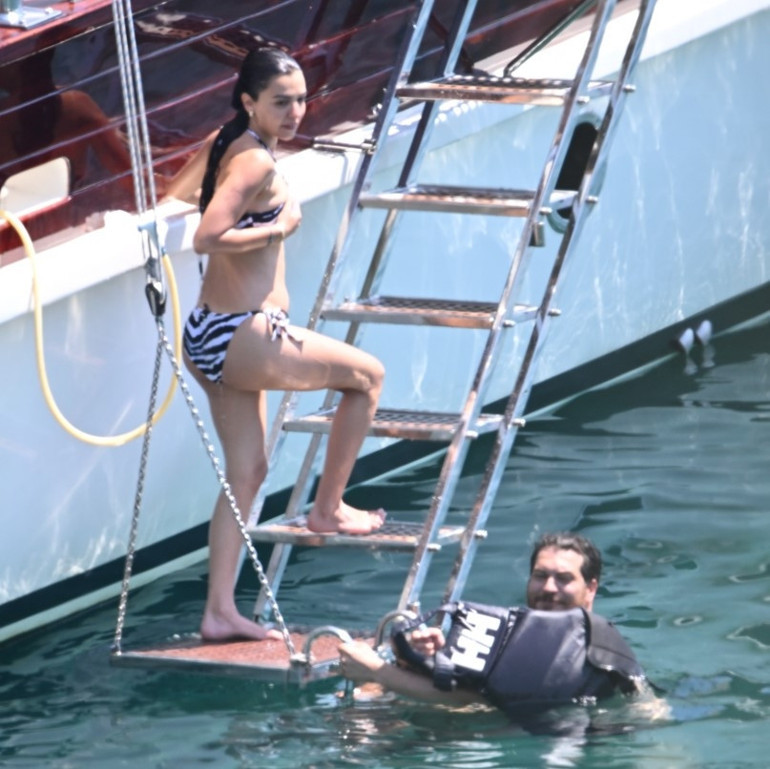 Bodrumda aşk molası... Çağatay Ulusoy ve Aslıhan Malbora tatilde