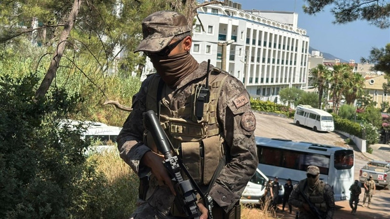 Erdoğana suikast timindeki FETÖcü yer gösterdi: Özel harekat ve komandolar didik didik arıyor