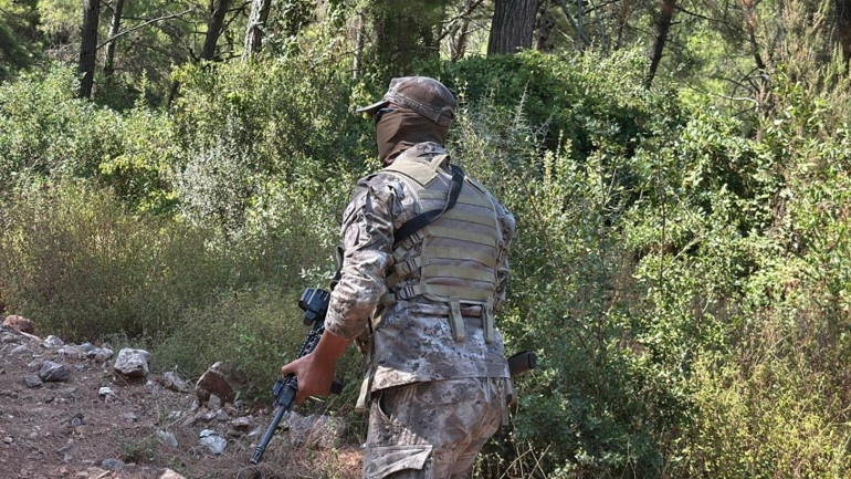 Erdoğana suikast timindeki FETÖcü yer gösterdi: Özel harekat ve komandolar didik didik arıyor