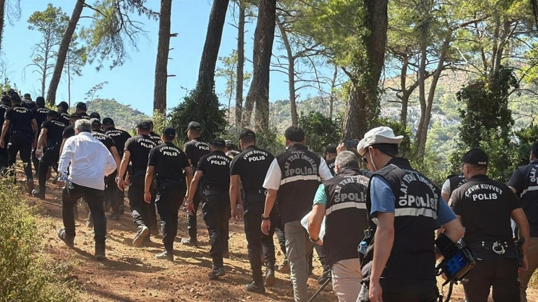 Erdoğana suikast timindeki FETÖcü yer gösterdi: Özel harekat ve komandolar didik didik arıyor