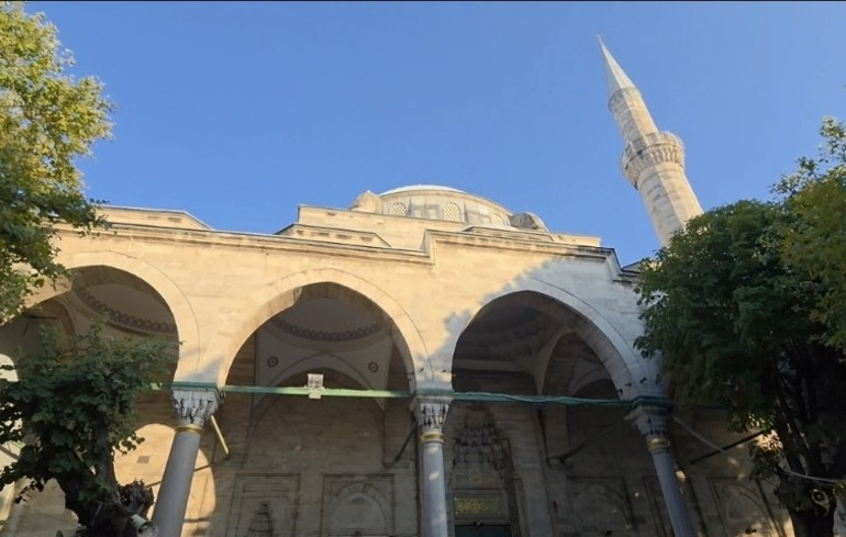 Camide 450 bin liralık hırsızlık: O anlar kamerada