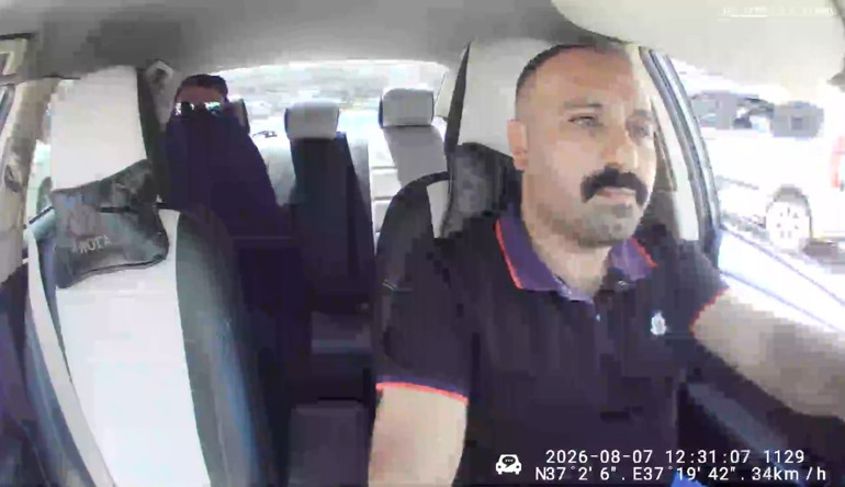Gaziantepte emekli polise kadın kılığında silahlı saldırı: Kaçış anı taksi kamerasında