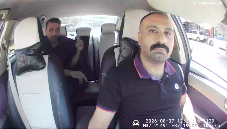 Gaziantepte emekli polise kadın kılığında silahlı saldırı: Kaçış anı taksi kamerasında