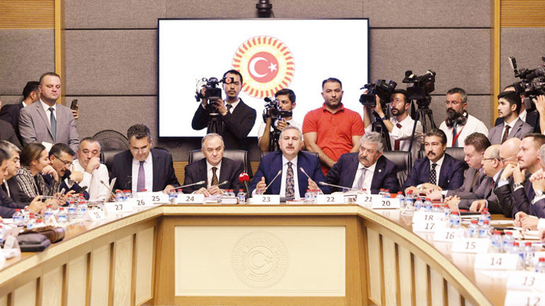 Meclis’te tarihi oturum