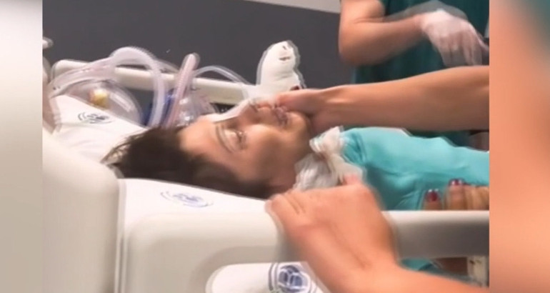 Adanada korkunç olay Tehdit edip kefen gönderdiği eski eşini 8 yerinden bıçakladı