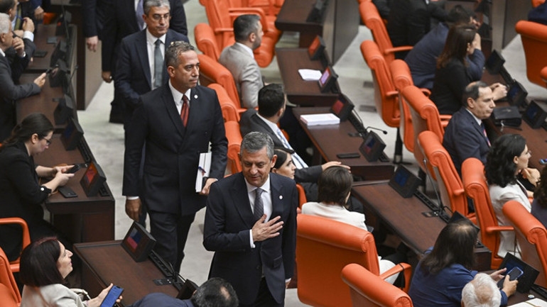 Son dakika haberi Mecliste tarihi oturum... Terörsüz Türkiye Yasası kabul edildi