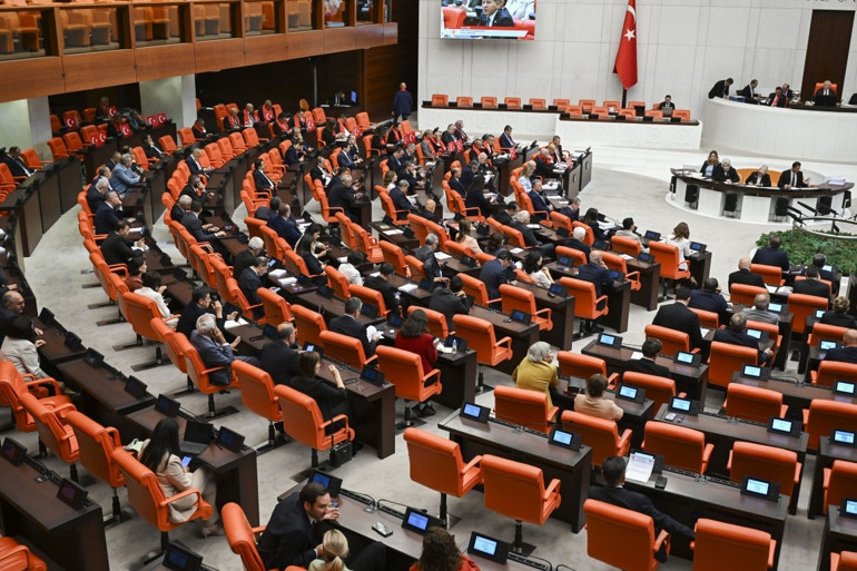Yeni Parti Genel Başkanı Özgür Özel: Tarihsel sorumluluk içinde bu yasaya evet diyeceğiz