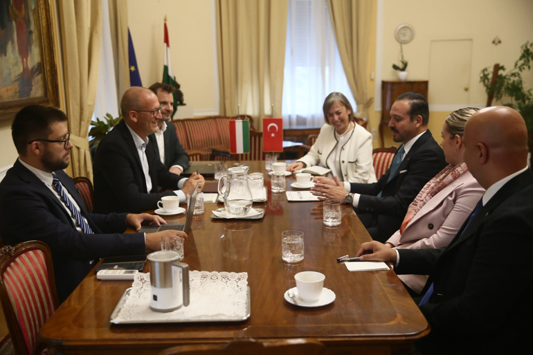 AK Parti Genel Başkan Yardımcısı Zorludan Macaristanda kritik ziyaretler