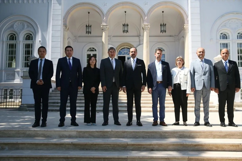 AK Parti Genel Başkan Yardımcısı Zorludan Macaristanda kritik ziyaretler