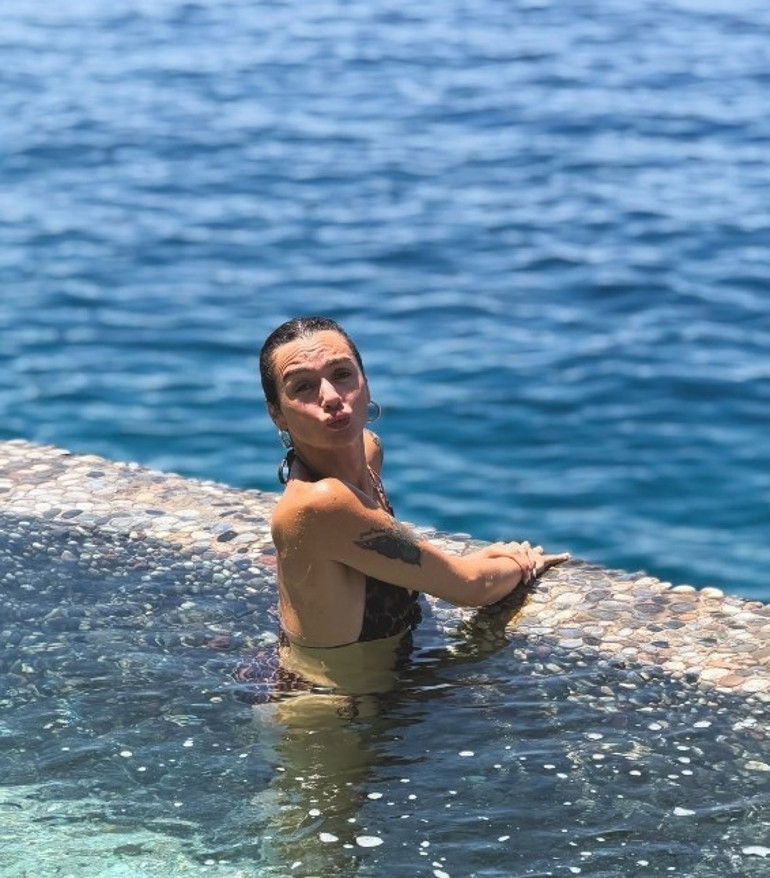Birce ile Hakanın romantik tatili