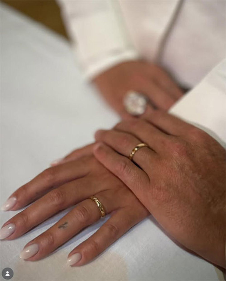 Evlenme teklifi için tam dokuz sene beklemişti... Mağazada başladı, nikah masasına ulaştı: Büyük aşka mutlu son