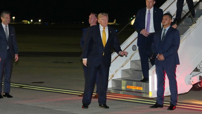 Trumpın nefes kesen kaçış operasyonu: Detaylar ortaya çıktı ABD Başkanı yemek kamyonuyla uçak değiştirmiş