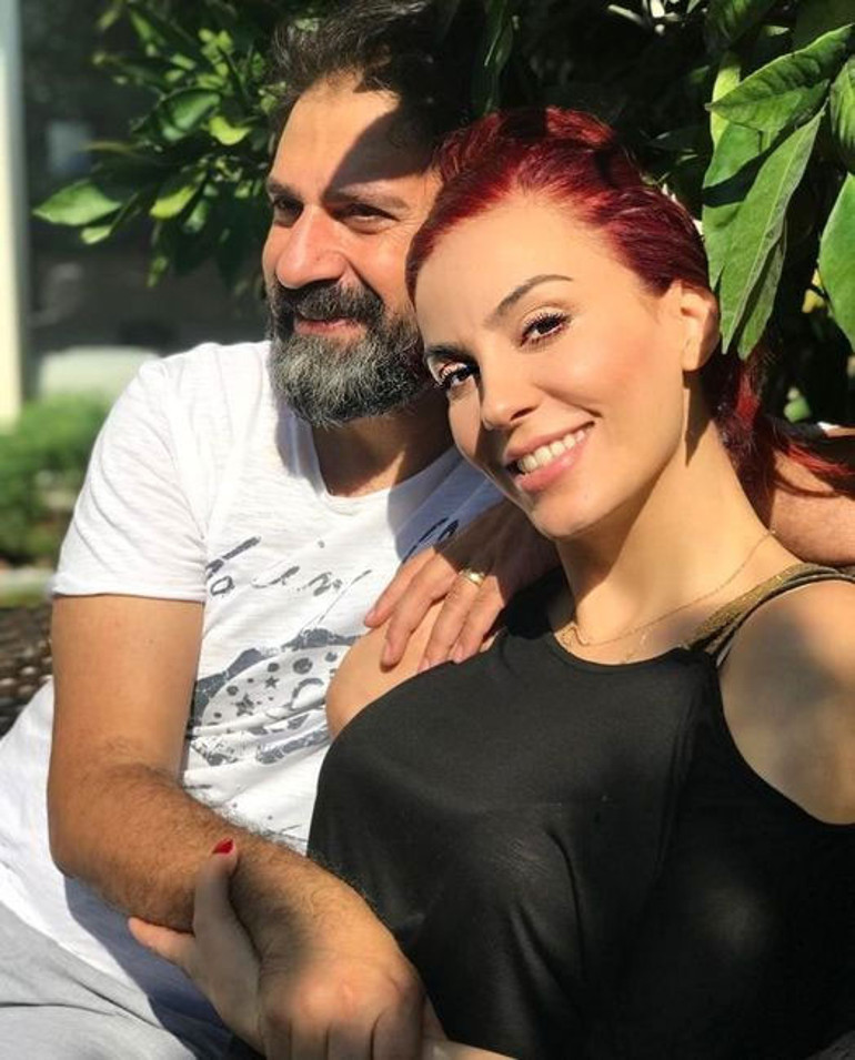 Erhan Çelikin boşanma aşamasında olduğu eşi Özlem Gültekin hayatını kaybetti