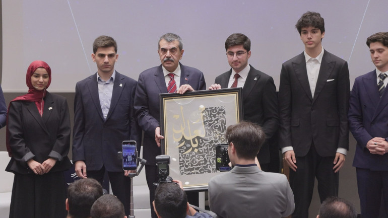 Bakan Tekin: Sınav sistemine ilişkin bir değişiklik yok, soru havuzu yeni müfredata göre olacak