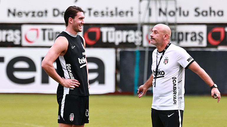 Dusan Vlahovic Beşiktaşta ilk antrenmanına çıktı